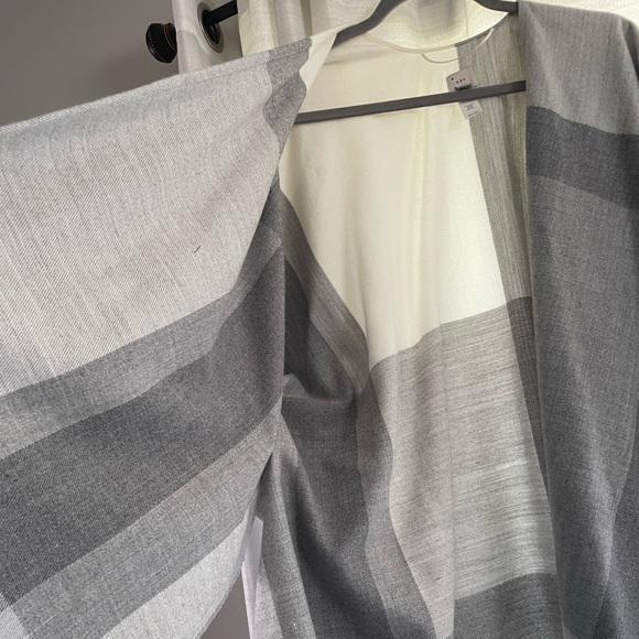 Target Shawl - Picture 2 of 3